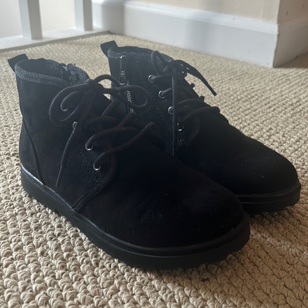 Boys 1 Cat & Jack black suede zipper boots